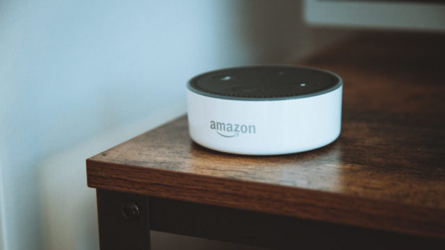 Comment changer le nom et la voix d'Alexa sur votre haut-parleur Echo