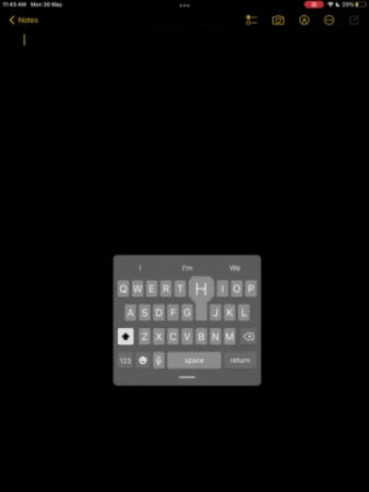 Utilisez le geste de pincement et de zoom depuis le centre du clavier de l'iPad