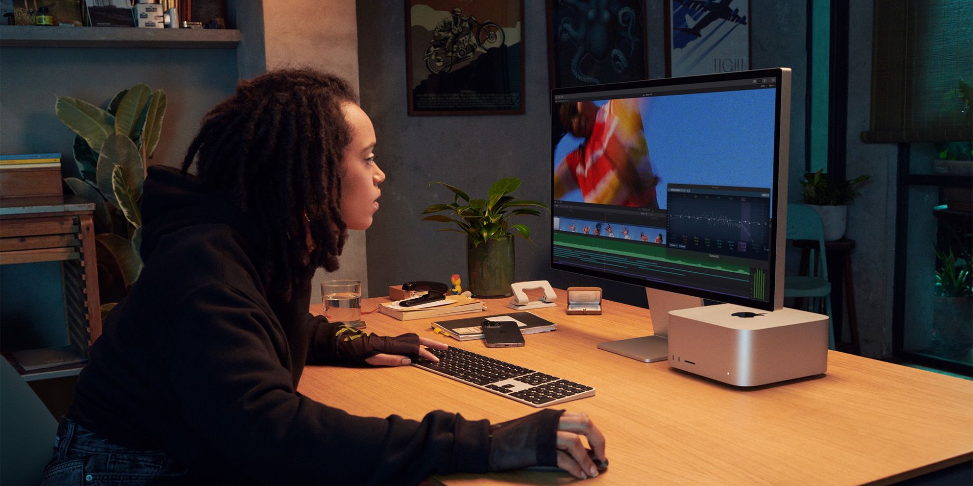 Apple Studio Display et Mac Studio sur un bureau