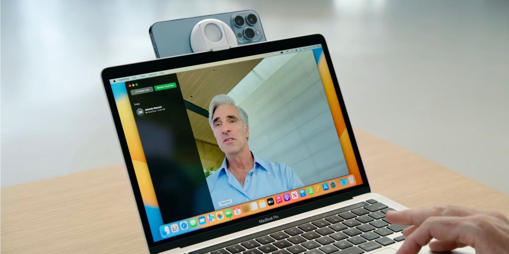 MacBook utilisant l'iPhone comme webcam
