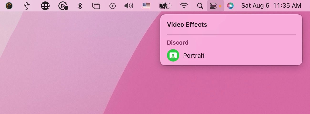 Capture d'écran du centre de contrôle Mac avec l'effet vidéo en mode portrait activé dans Discord