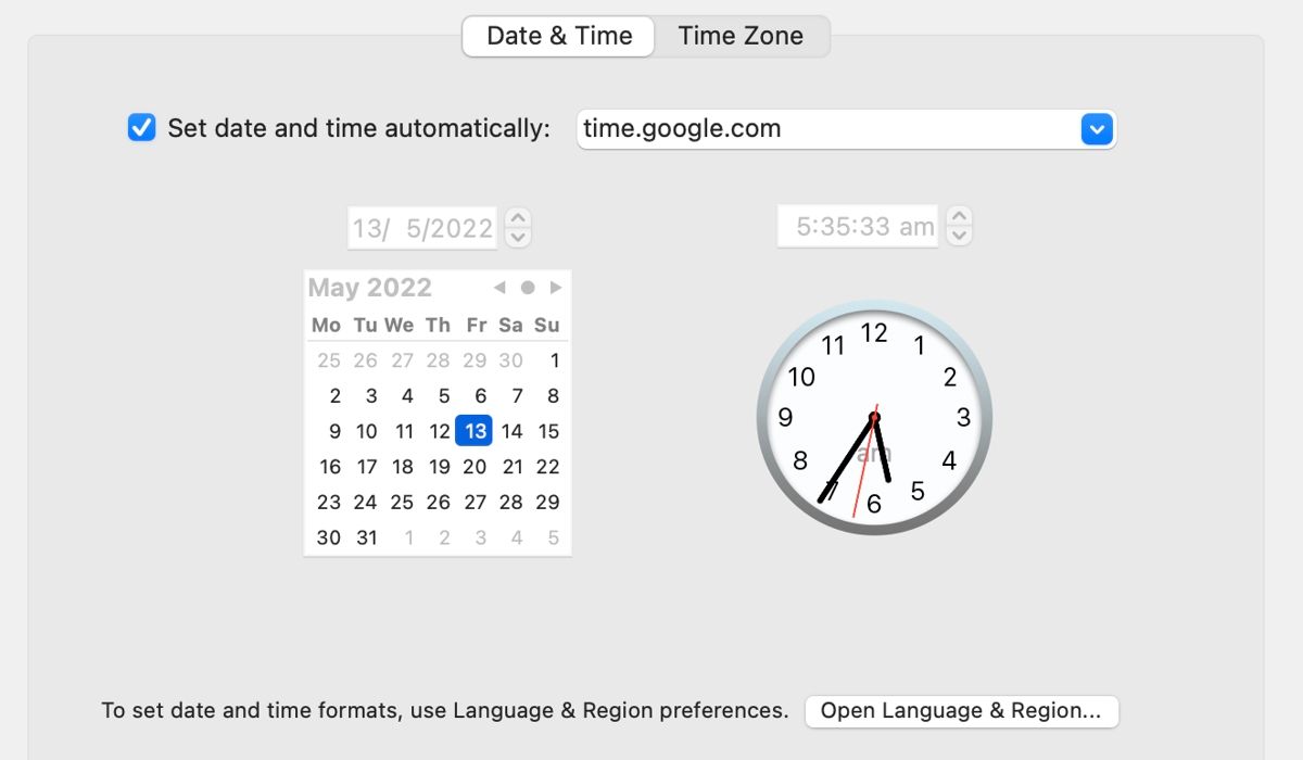 Préférences de date et d'heure Mac avec serveur de temps Google ajouté.